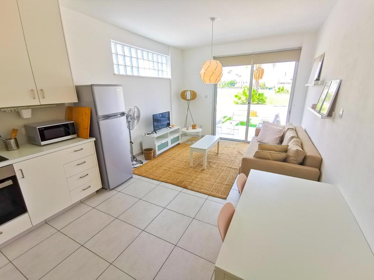 Happy Day Dreamer Apartments Pyla Bagian luar foto