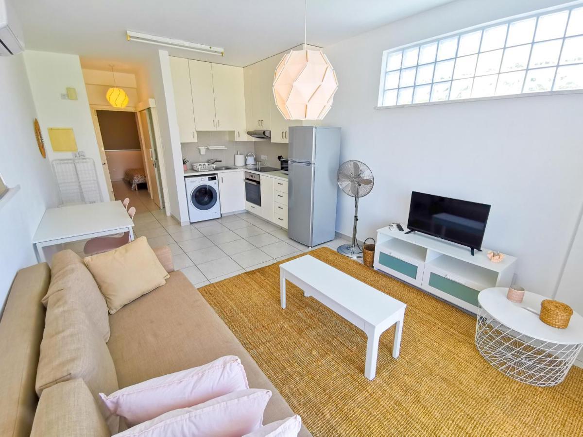 Happy Day Dreamer Apartments Pyla Bagian luar foto